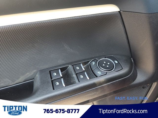 Vehicle image 34 of 39