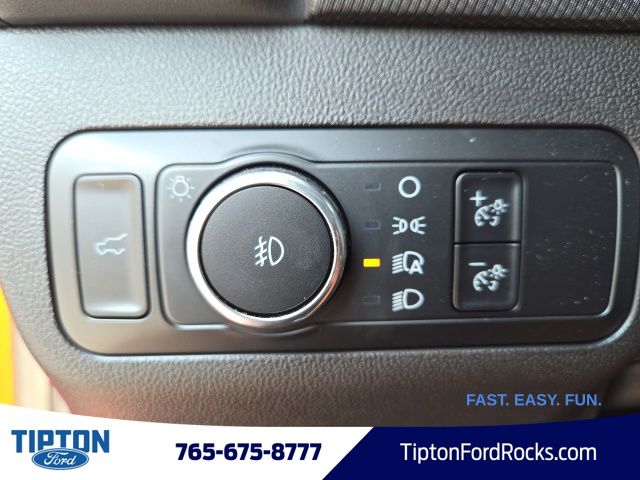 Vehicle image 25 of 39