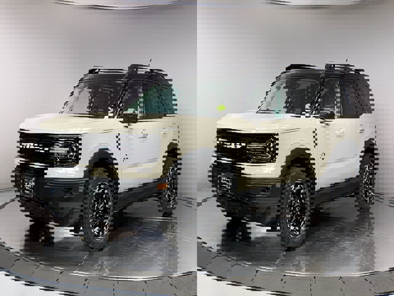 2024 Ford Bronco Sport Outer Banks Image 1 of 39