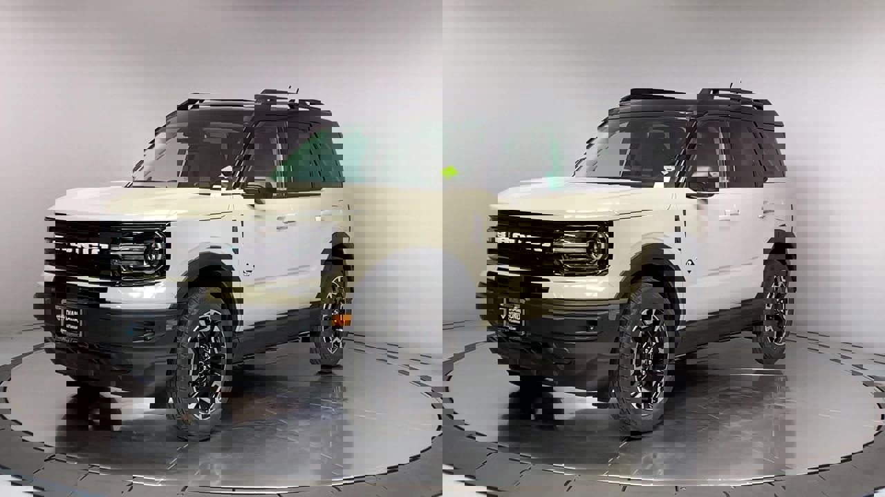 2024 Ford Bronco Sport Outer Banks Image 2 of 39