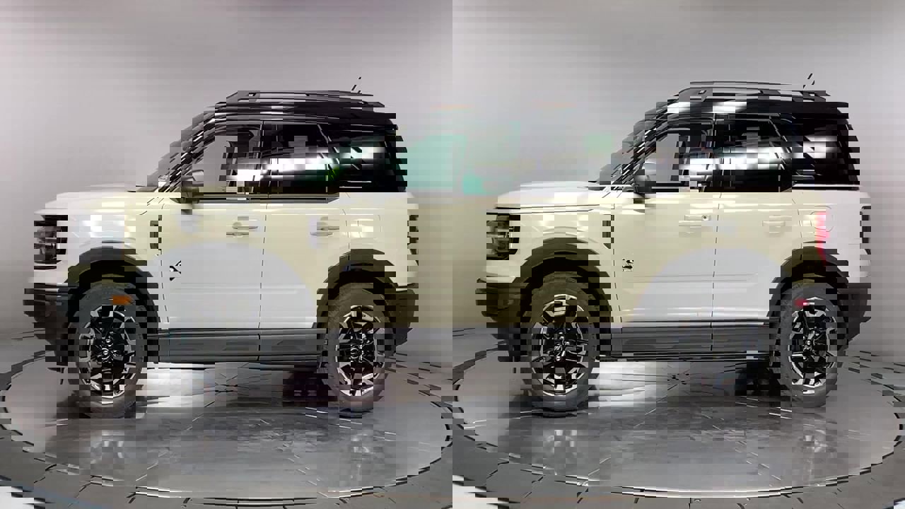 2024 Ford Bronco Sport Outer Banks Image 11 of 39