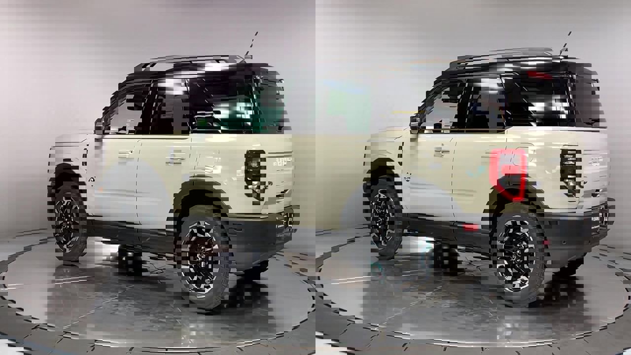 2024 Ford Bronco Sport Outer Banks Image 10 of 39