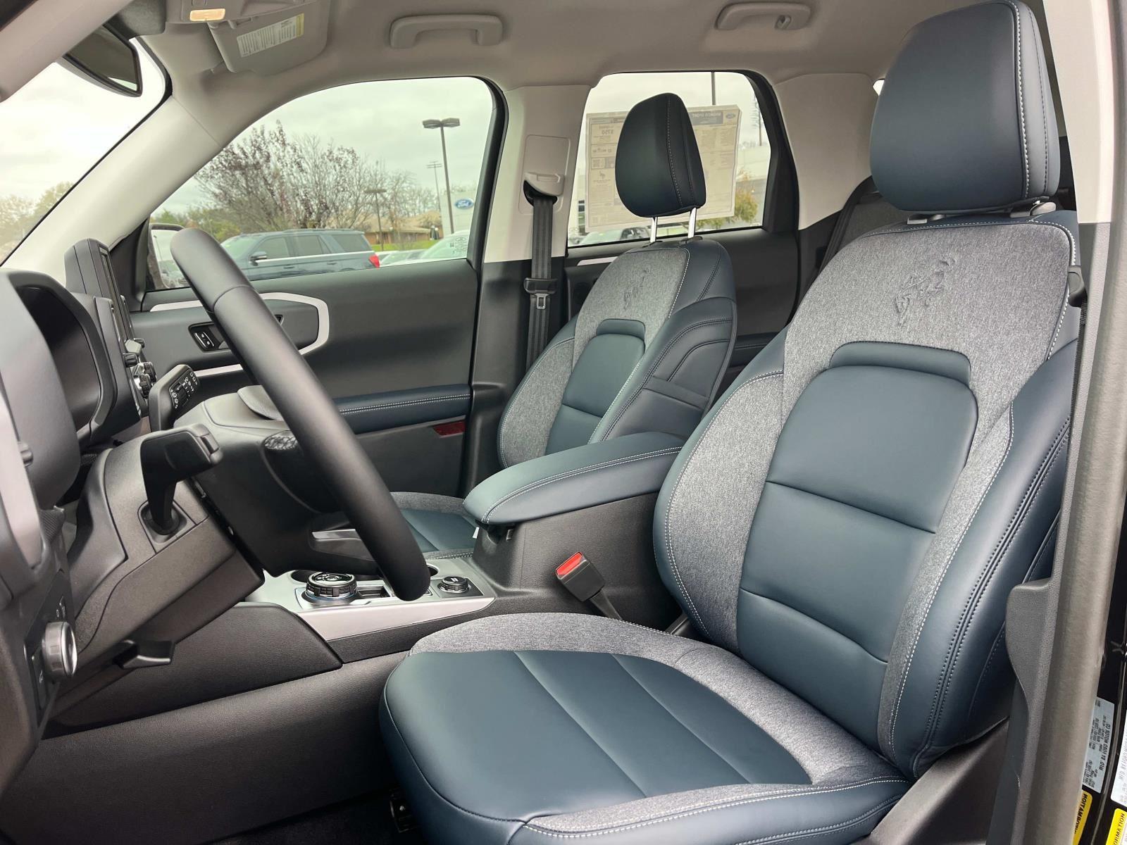 Vehicle image 14 of 31