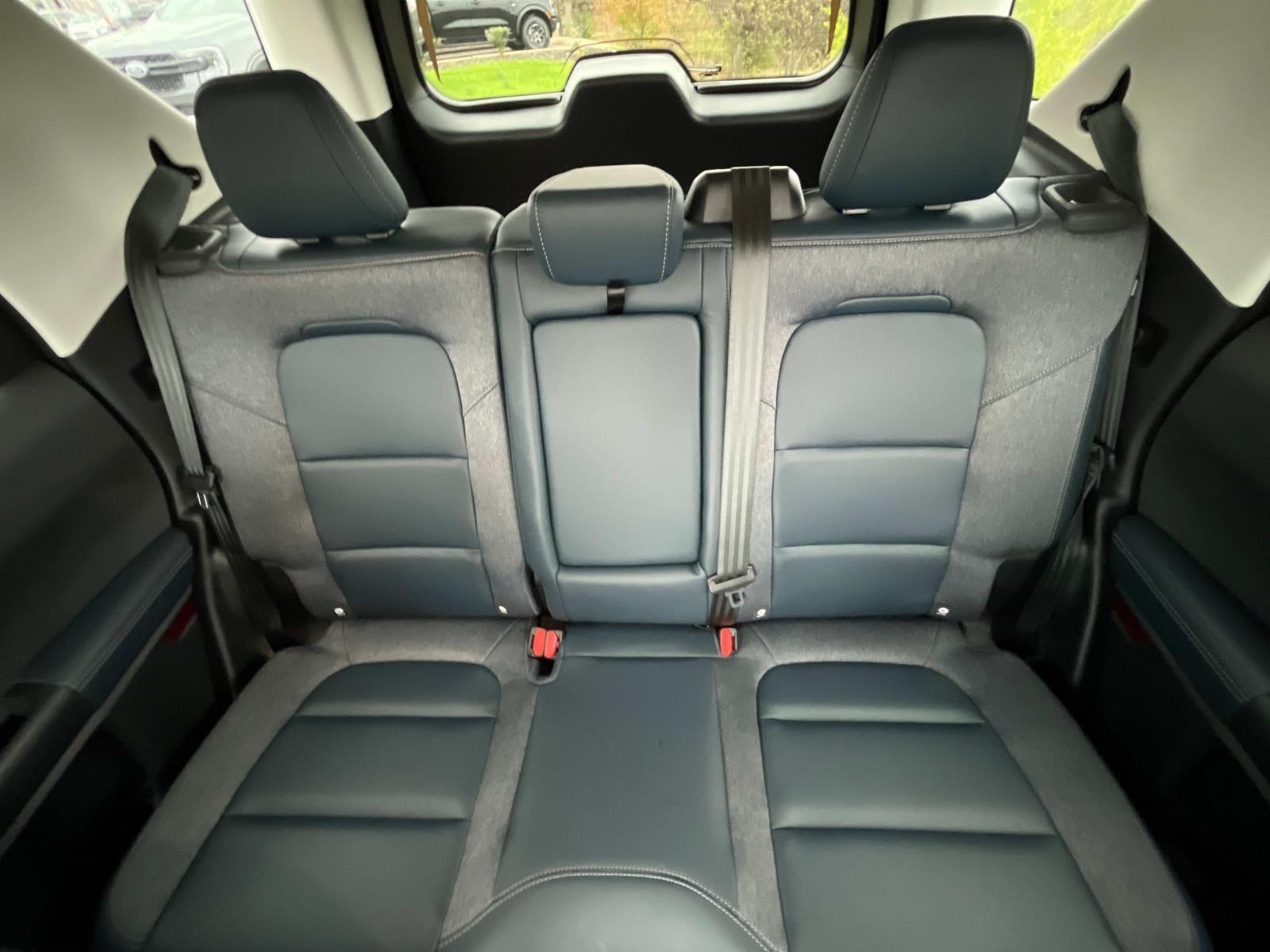Vehicle image 13 of 31