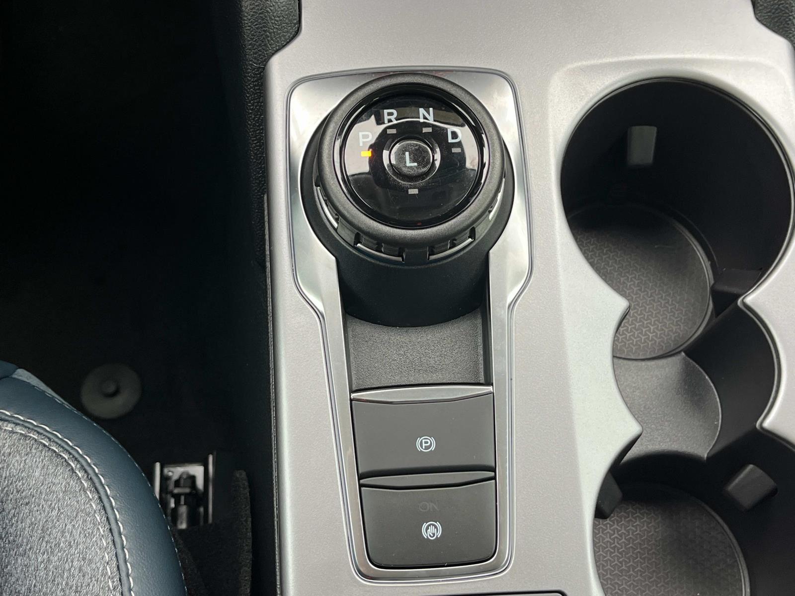 Vehicle image 24 of 31