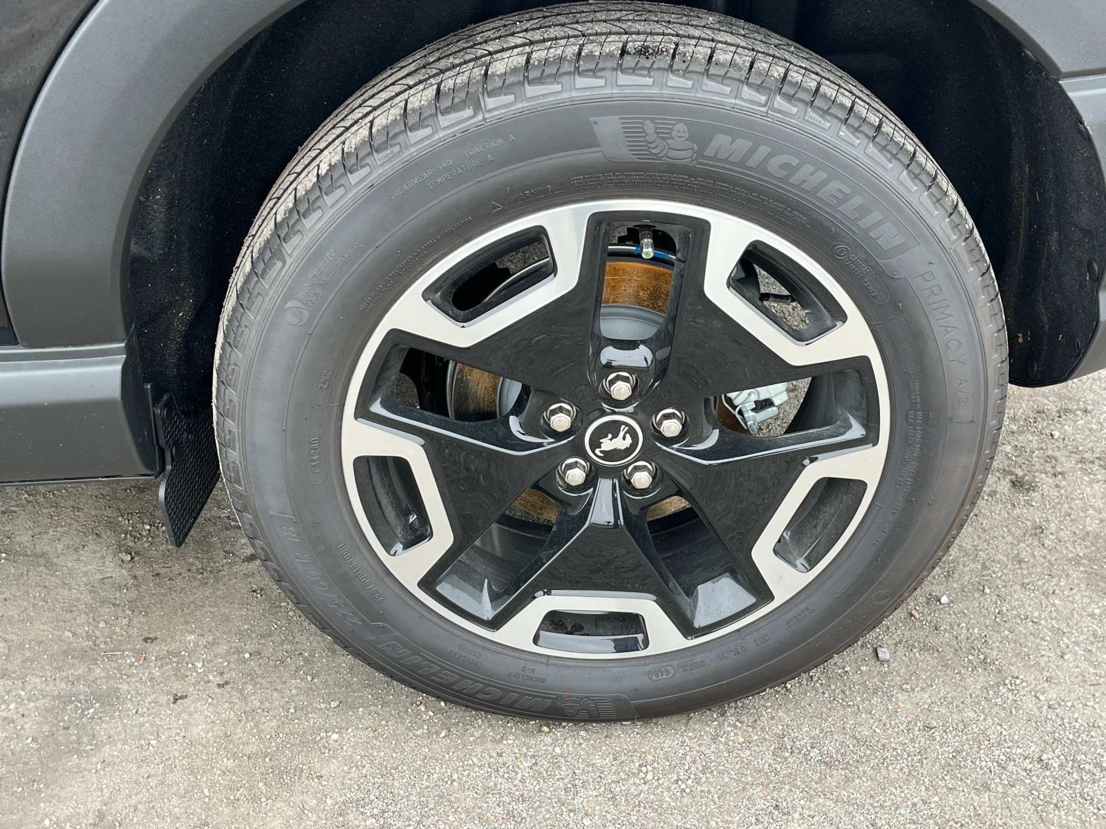 Vehicle image 9 of 31