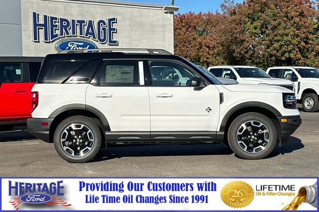 Vehicle image 4 of 24
