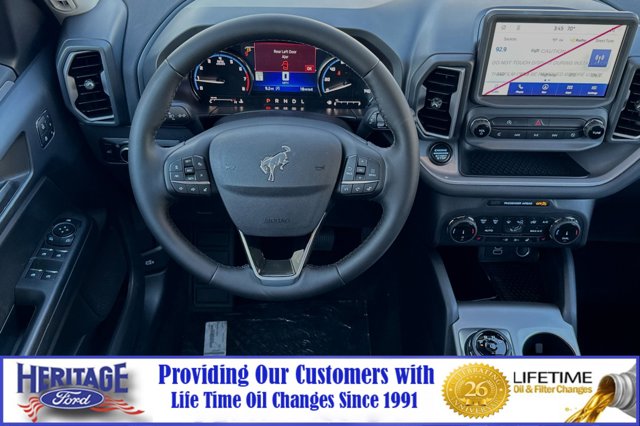 Vehicle image 11 of 24