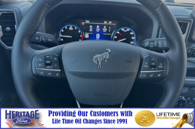 Vehicle image 21 of 24