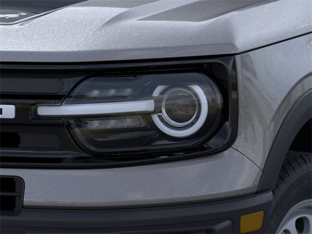 Vehicle image 18 of 23