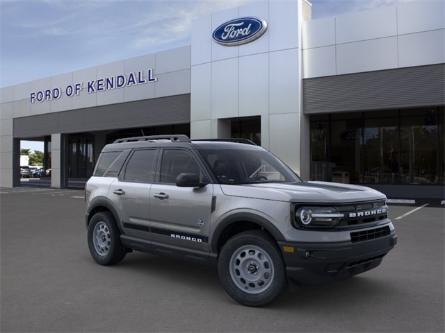 Vehicle image 7 of 23
