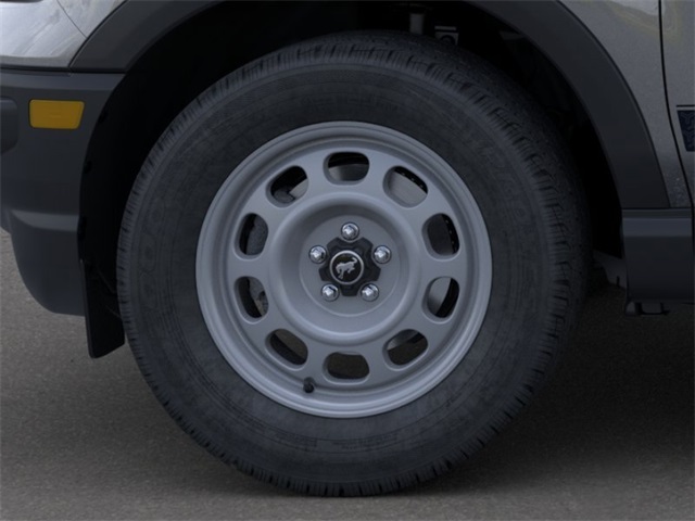 Vehicle image 19 of 23