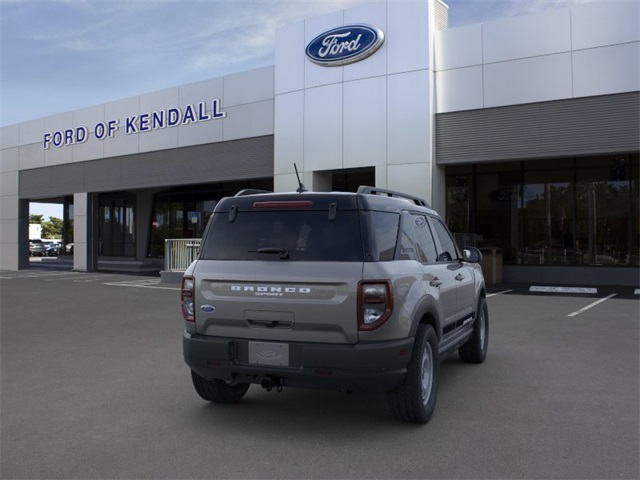 Vehicle image 8 of 23