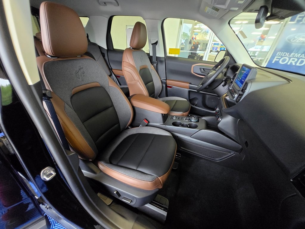 Vehicle image 29 of 33