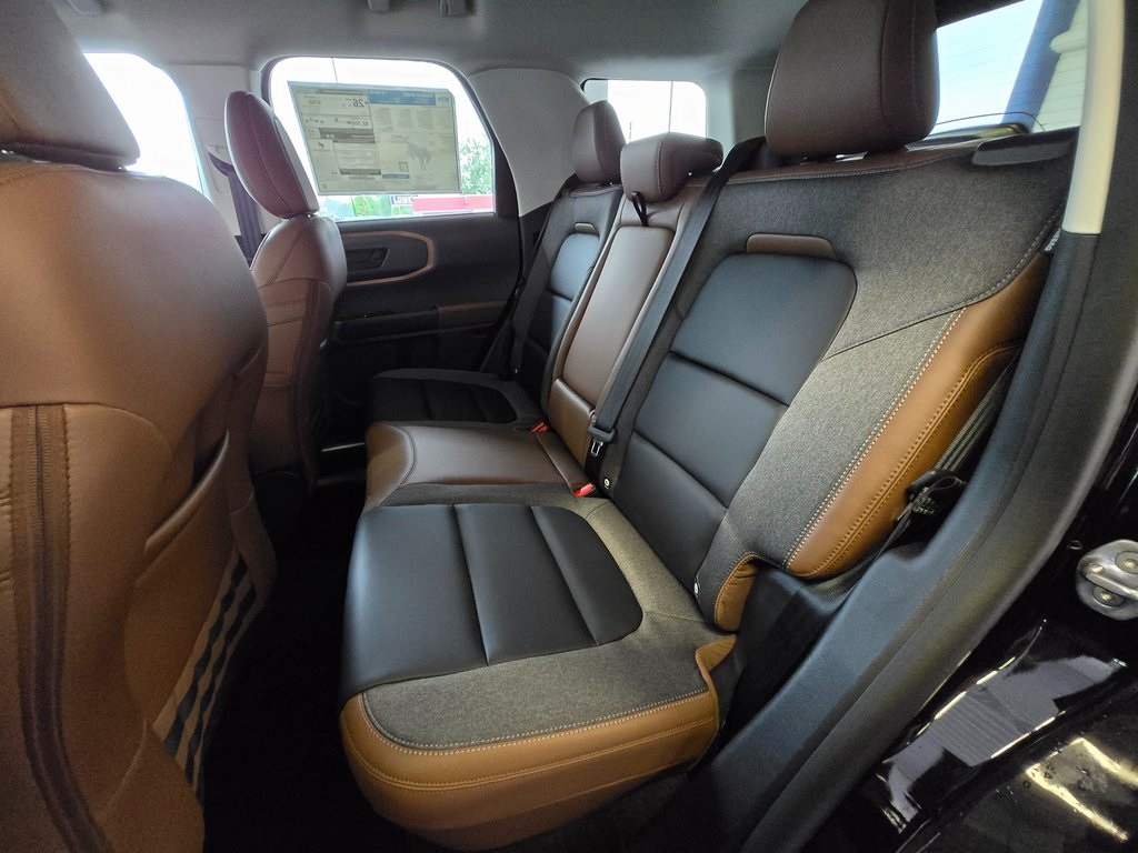 Vehicle image 21 of 33
