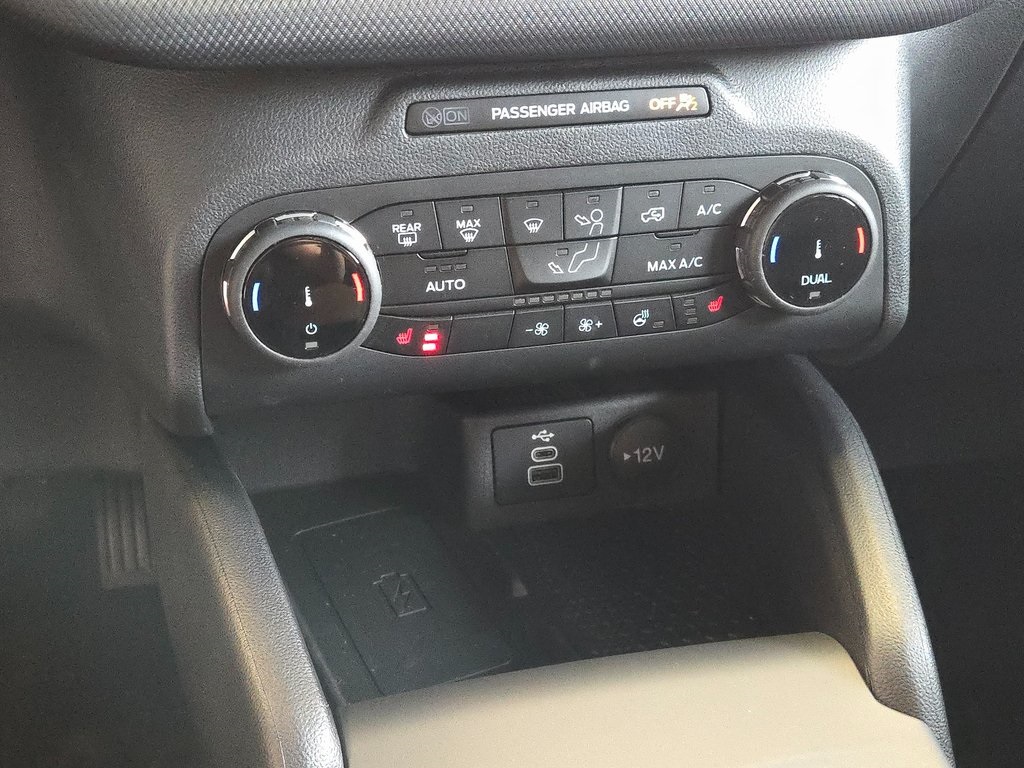 Vehicle image 17 of 33