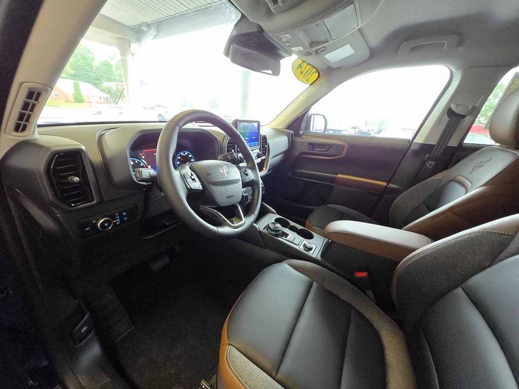 Vehicle image 8 of 33