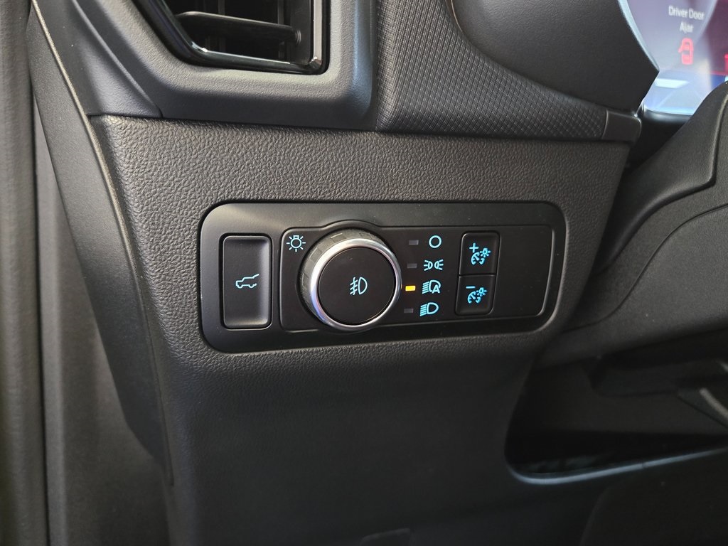 Vehicle image 10 of 33