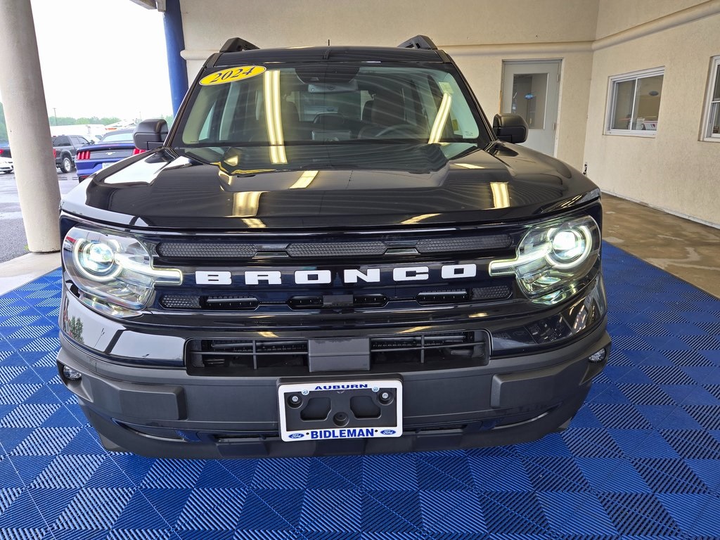 Vehicle image 2 of 33