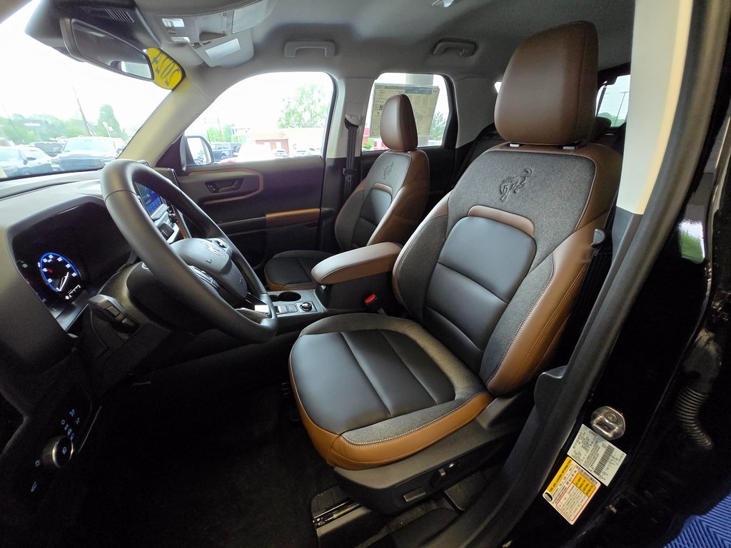 Vehicle image 7 of 33