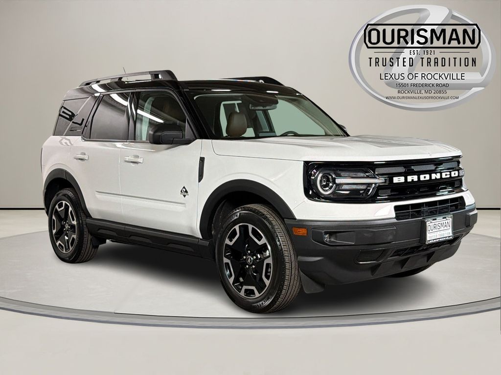 2024 Ford Bronco Sport Outer Banks Image 2 of 31
