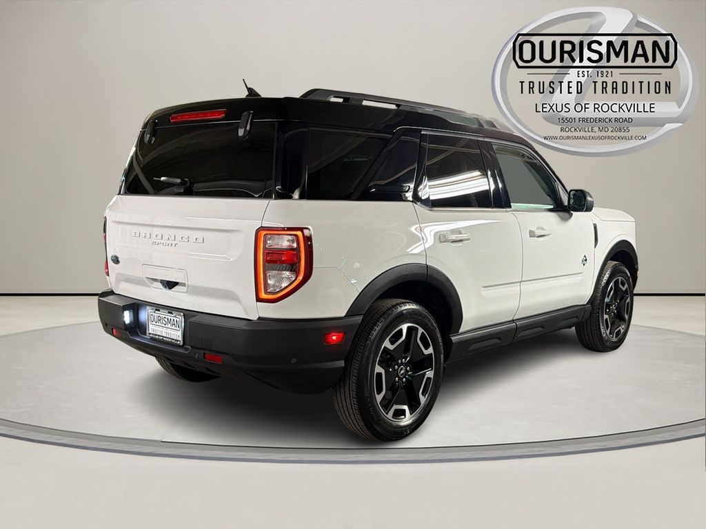 2024 Ford Bronco Sport Outer Banks Image 3 of 31
