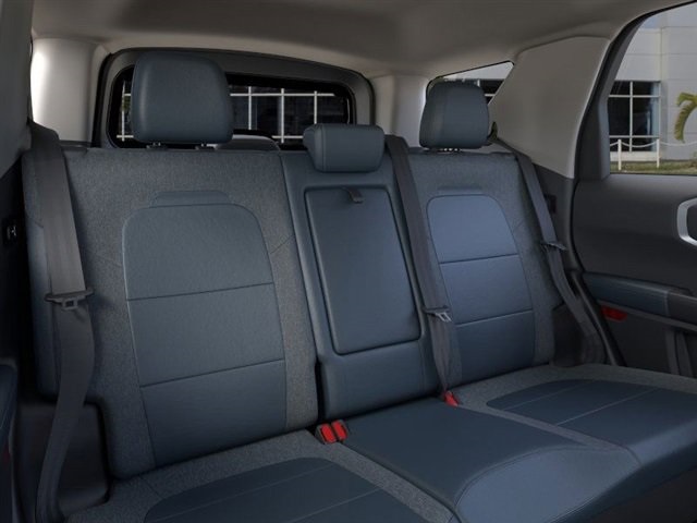 Vehicle image 11 of 23