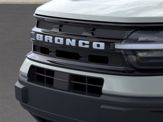 Vehicle image 17 of 23