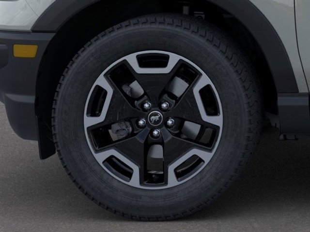 Vehicle image 19 of 23