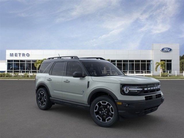 Vehicle image 7 of 23