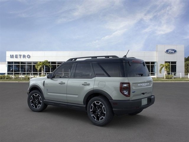 Vehicle image 4 of 23
