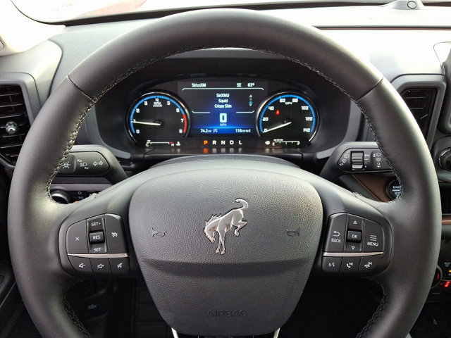 Vehicle image 14 of 19
