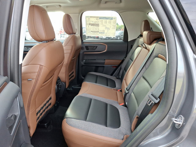Vehicle image 6 of 19