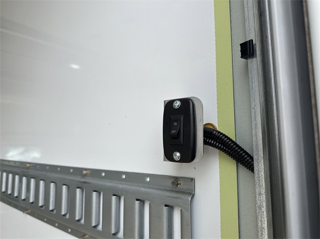 2024 Ford E-Series Base Image 21 of 41