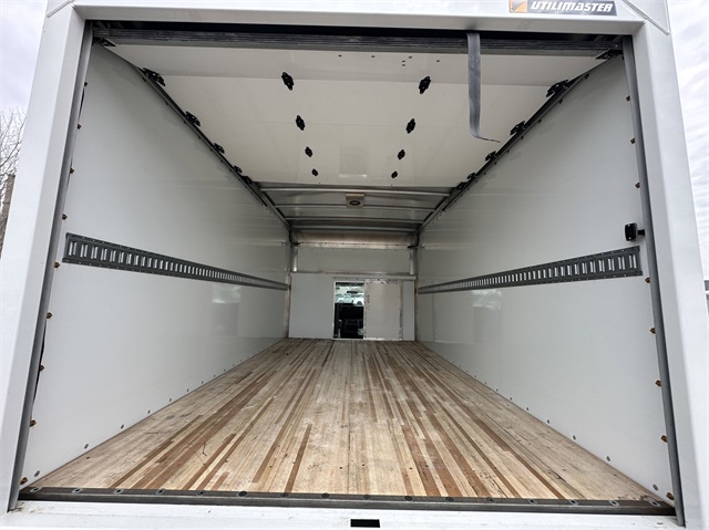 2024 Ford E-Series Base Image 15 of 41