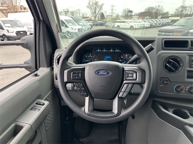 2024 Ford E-Series Base Image 23 of 41