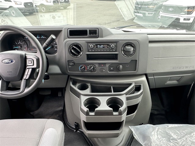 2024 Ford E-Series Base Image 25 of 41