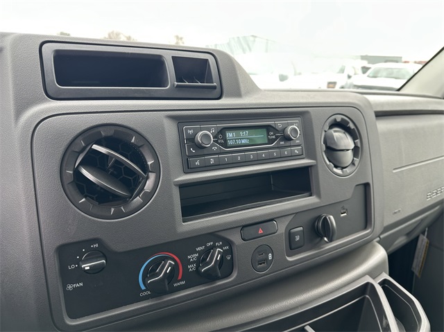 2024 Ford E-Series Base Image 29 of 41
