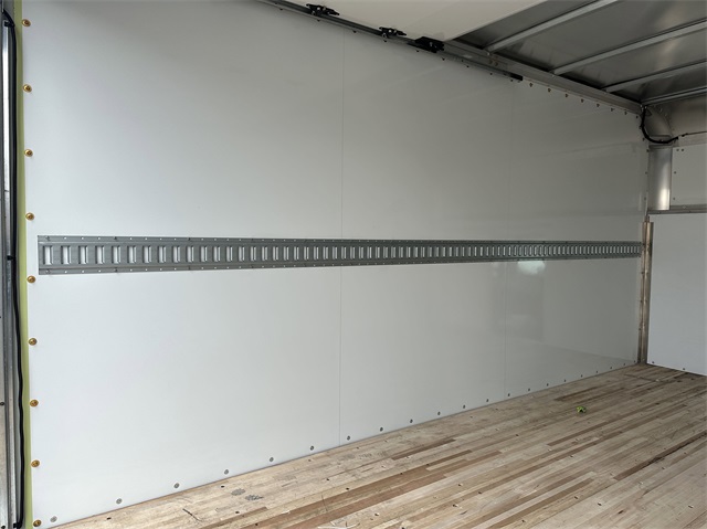 2024 Ford E-Series Base Image 17 of 41