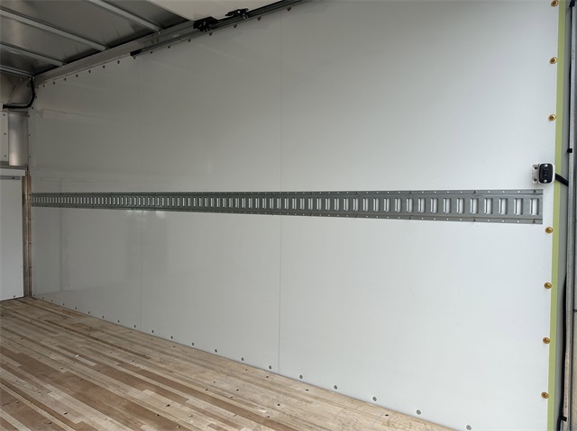 2024 Ford E-Series Base Image 18 of 41