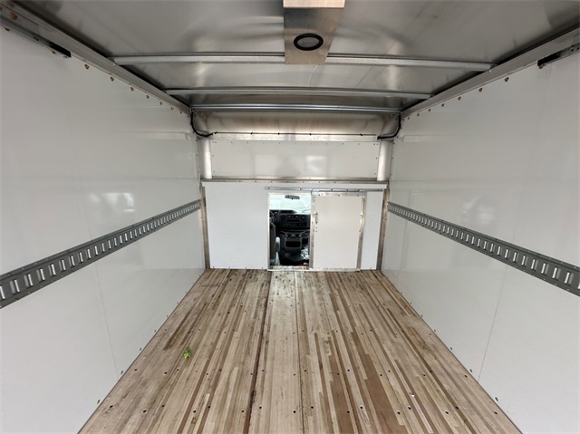 2024 Ford E-Series Base Image 19 of 41