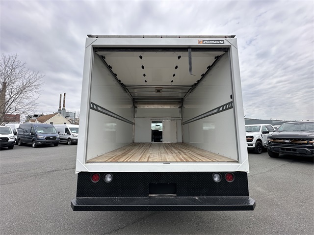 2024 Ford E-Series Base Image 14 of 41