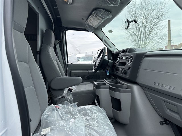 2024 Ford E-Series Base Image 38 of 41