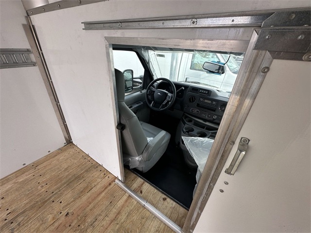 2024 Ford E-Series Base Image 30 of 37