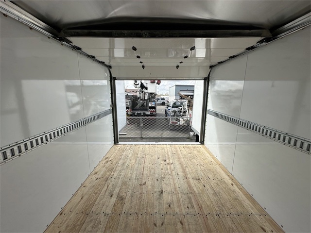 2024 Ford E-Series Base Image 27 of 37