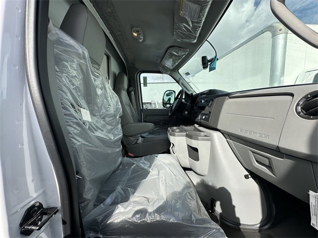 2024 Ford E-Series Base Image 22 of 37