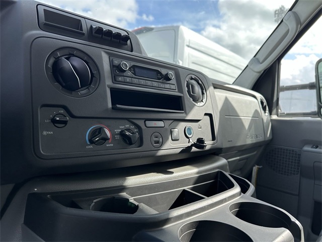 2024 Ford E-Series Base Image 9 of 37