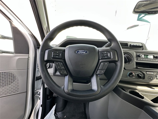 2024 Ford E-Series Base Image 8 of 37