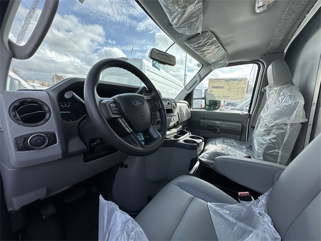 2024 Ford E-Series Base Image 7 of 37