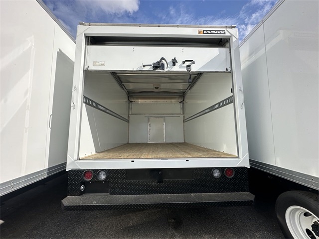 2024 Ford E-Series Base Image 25 of 37